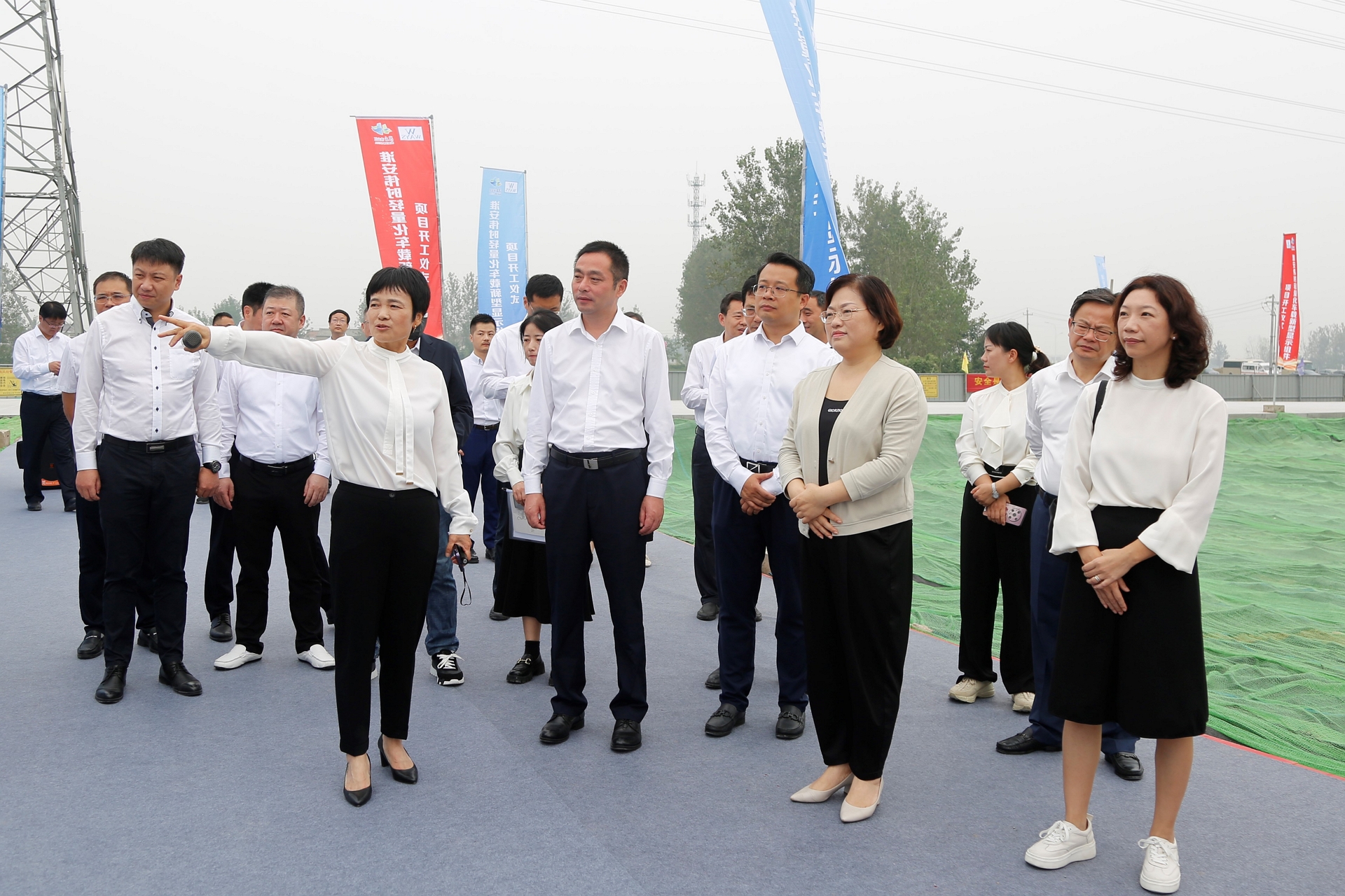 淮安乐鱼轻量化车载新型显示组件项目开工建设3.JPG